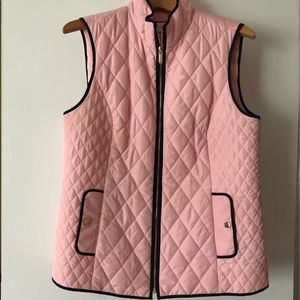 Sleeveless jacket.